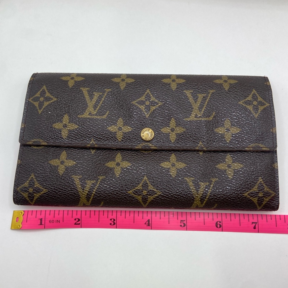 Louis Vuitton Monogram Wallet - Picture 15 of 16
